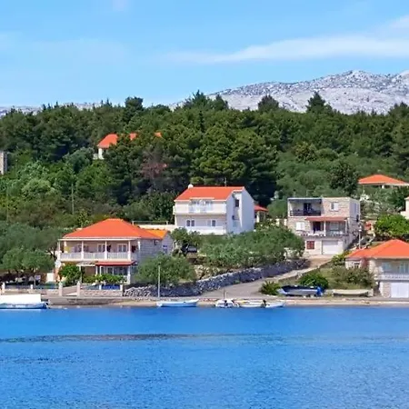 公寓 Radojkovic 鲁巴达